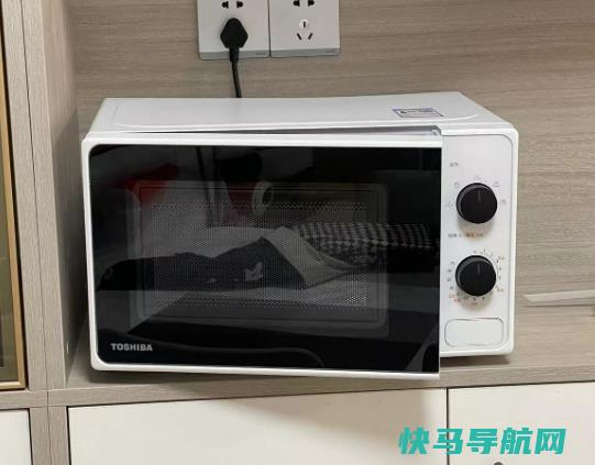微波炉怎么烤鸡翅？微波炉烤鸡翅要不要刷油